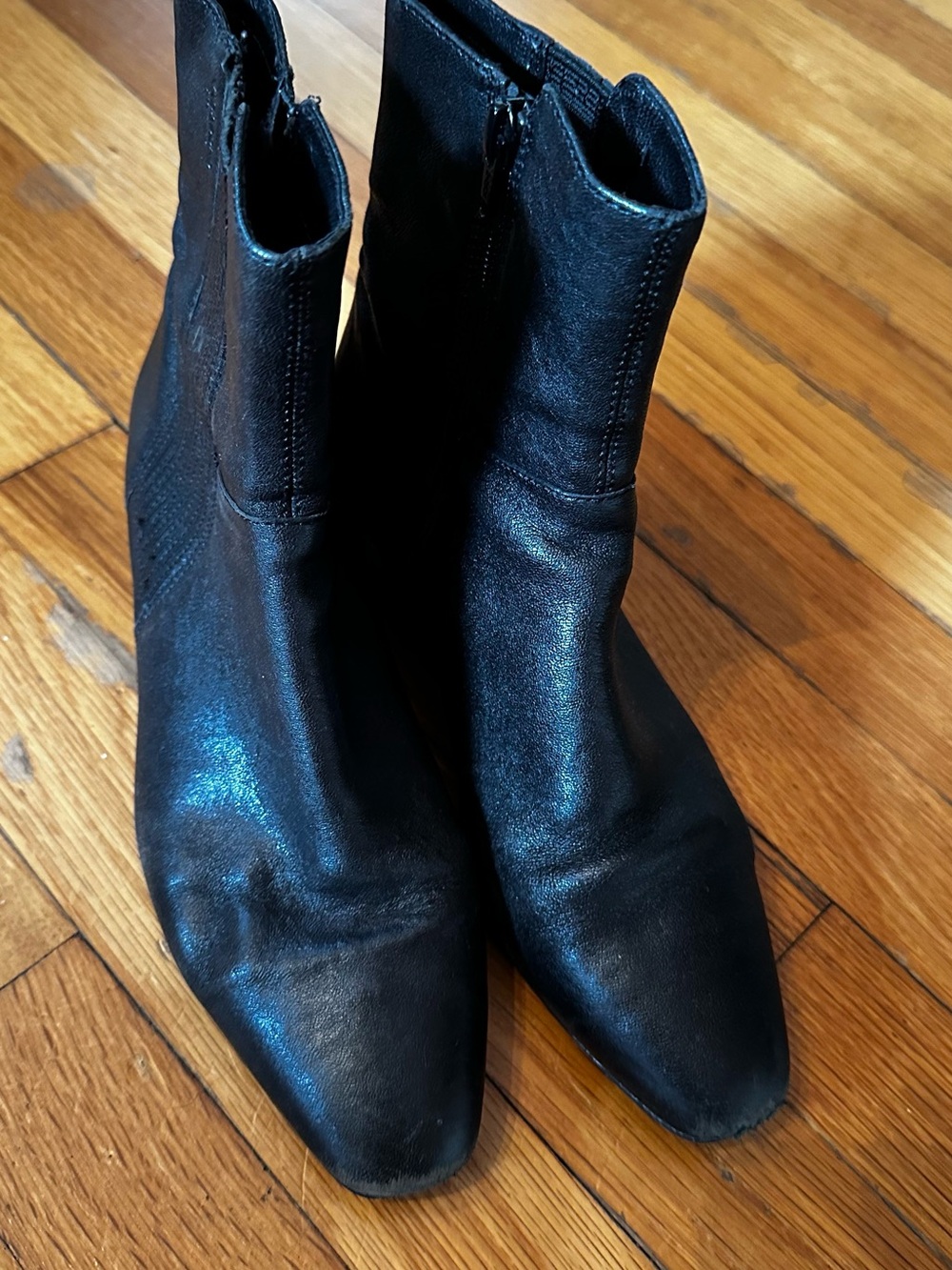 Vagabond Black Leather Pointed Toe Ankle Boots